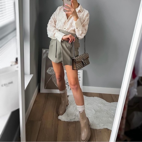 Zara Off White Heeled Boots with Lug Soles - Picture 4 of 11